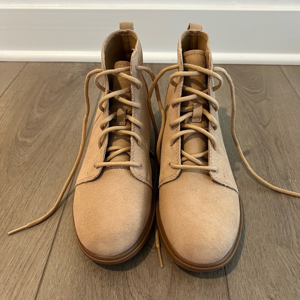 Sorel Women’s Tan Suede Lace-Up Ankle Boots NWOT Size 7.5